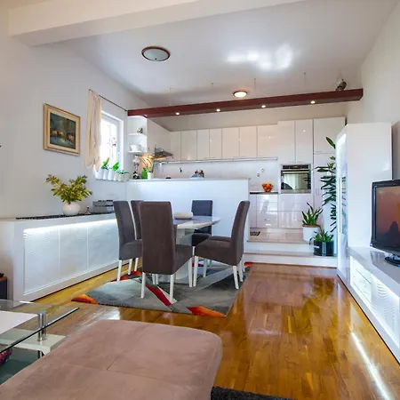 Kapovic Apartman Kaštela